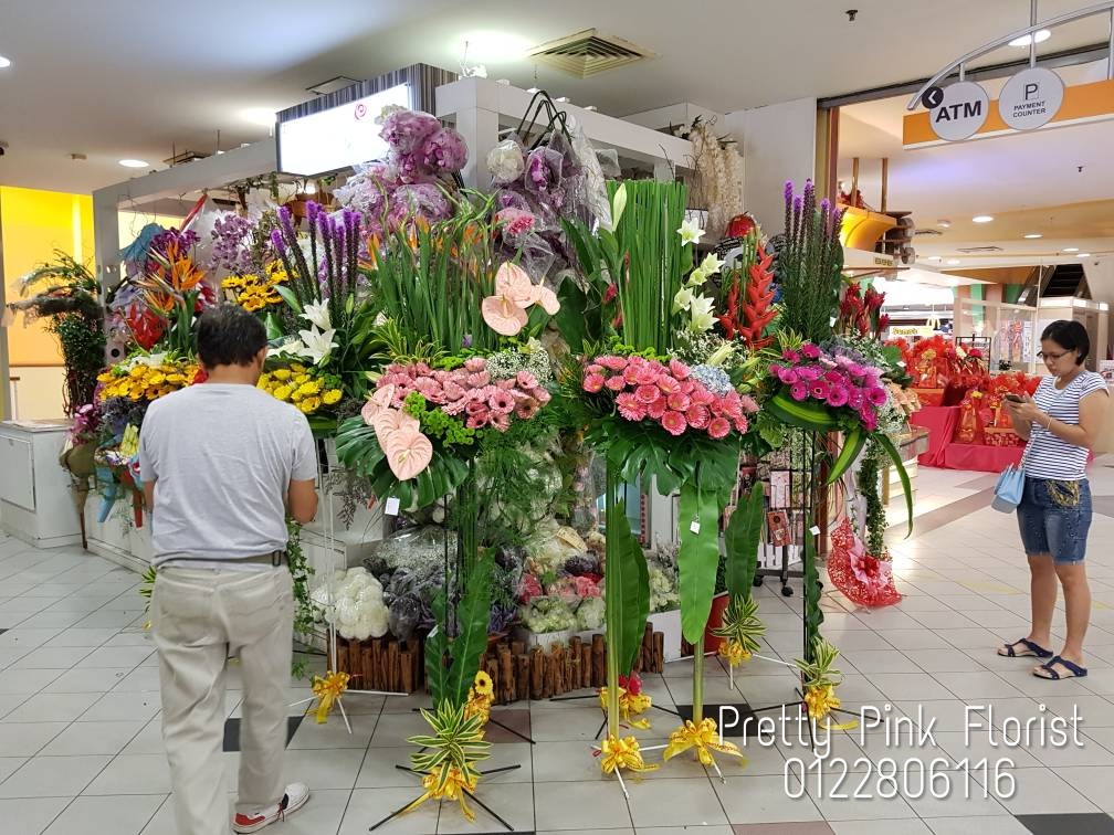 Flower stands at the mall kiosk